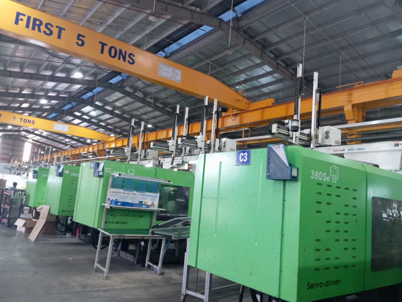 Injection machines over 200T.jpg